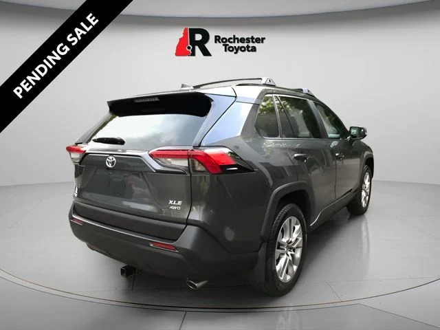 Used 2025 Gray Toyota XLE Premium image 7