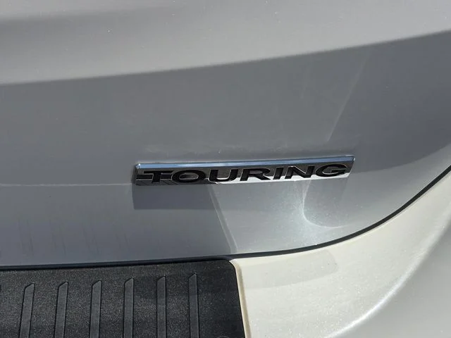Used 2023 Platinum White Pearl Honda Touring image 9