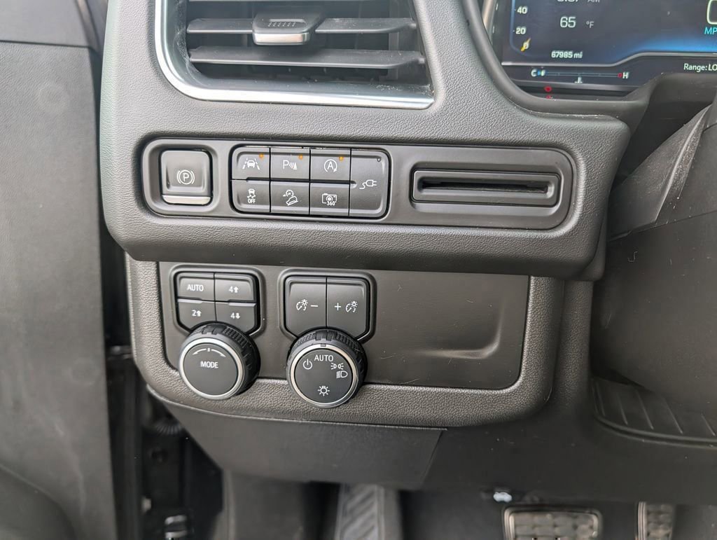 Used 2022 Black Chevrolet Z71 image 22