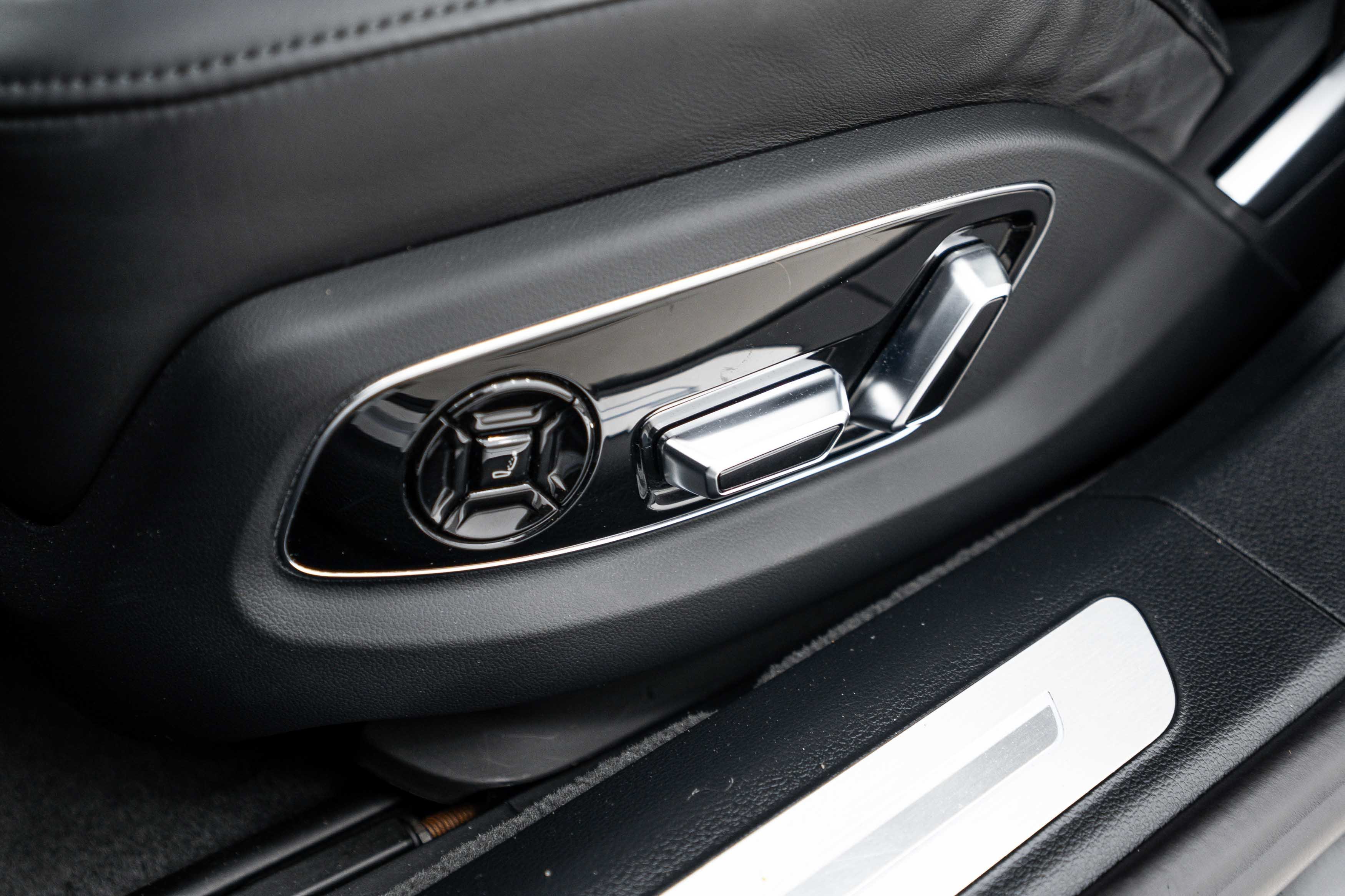Used 2019 Mythos Black Metallic Audi  image 16