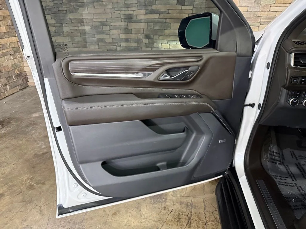 Used 2024 White Frost GMC Denali image 9