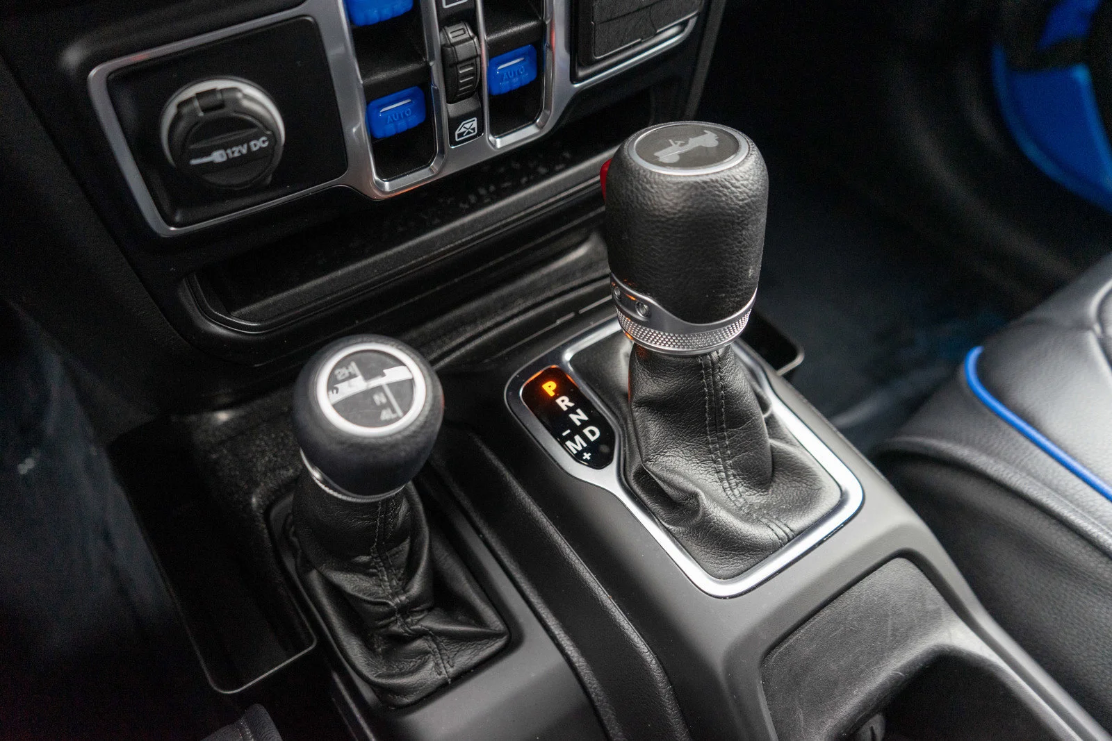 Used 2022 Hydro Blue Pearl Coat Jeep Unlimited Sport Altitude image 21