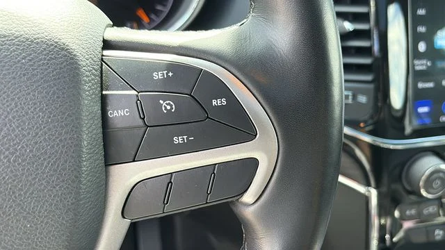 Certified Used 2022 White Jeep Limited image 14