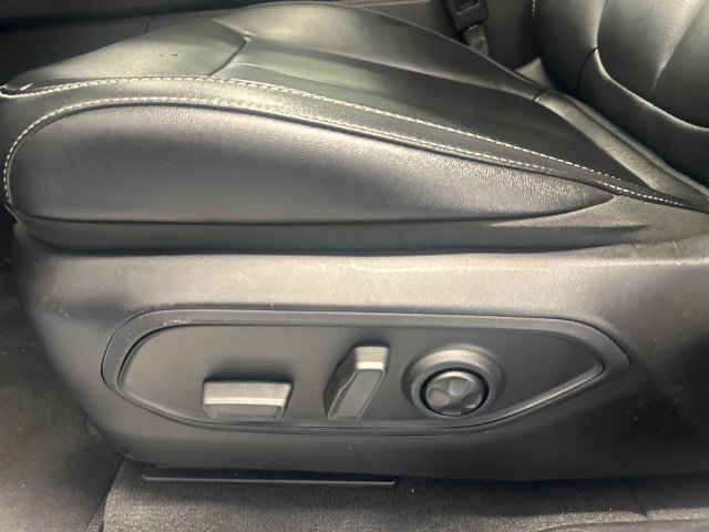 Used 2024 White Jeep Limited image 25