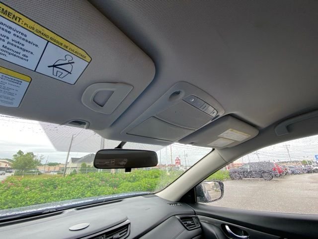 Used 2017 Blue Nissan SV image 15