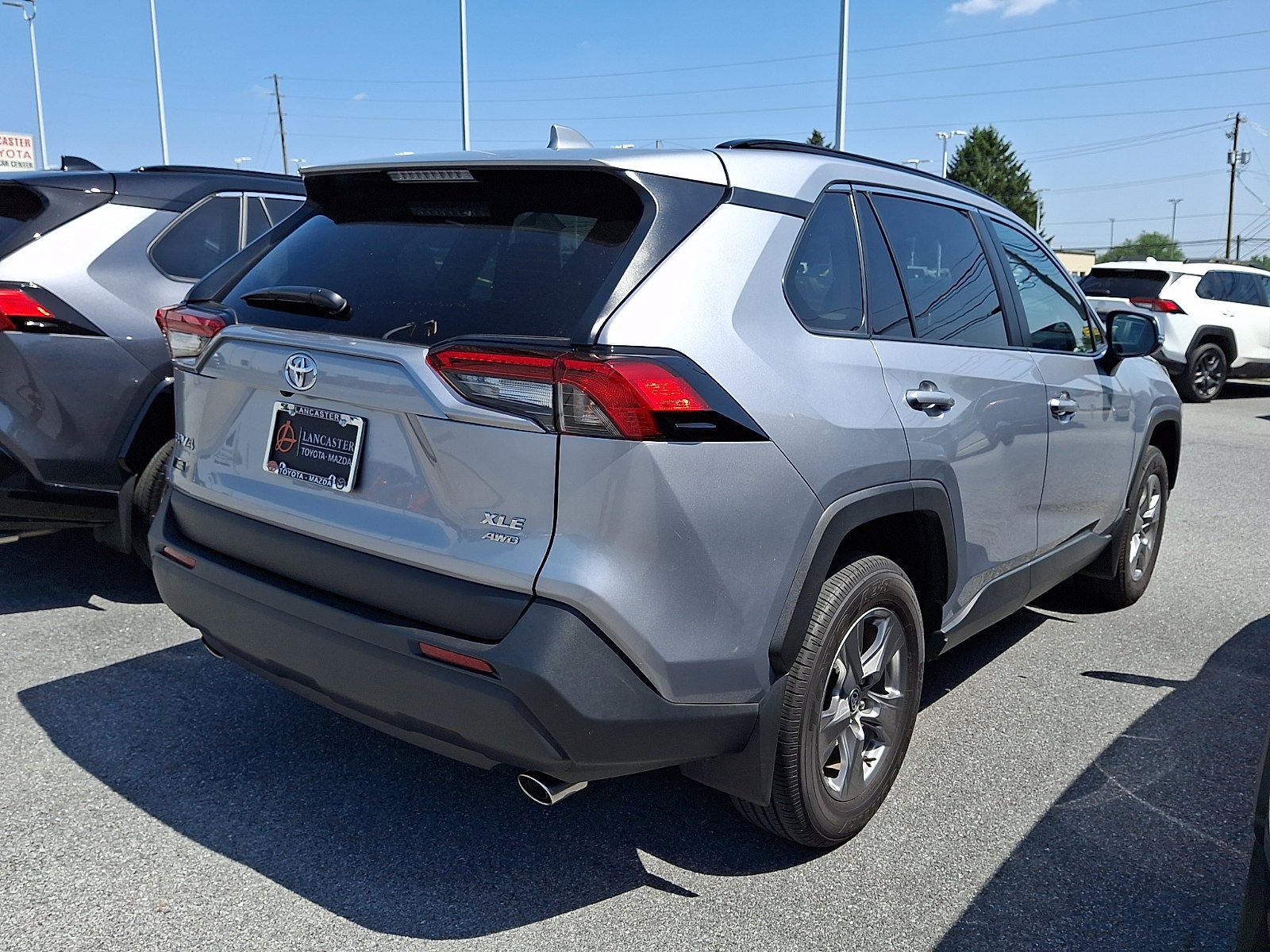 Certified Used 2025 SILVER SKY METALLIC Toyota XLE image 4