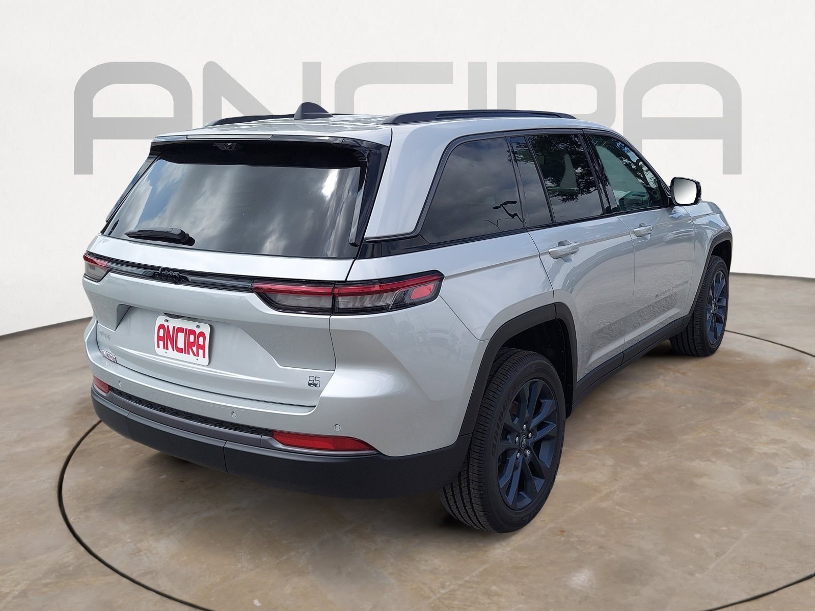 New 2026 Silver Zynith Jeep 85th Anniversary Edition image 10