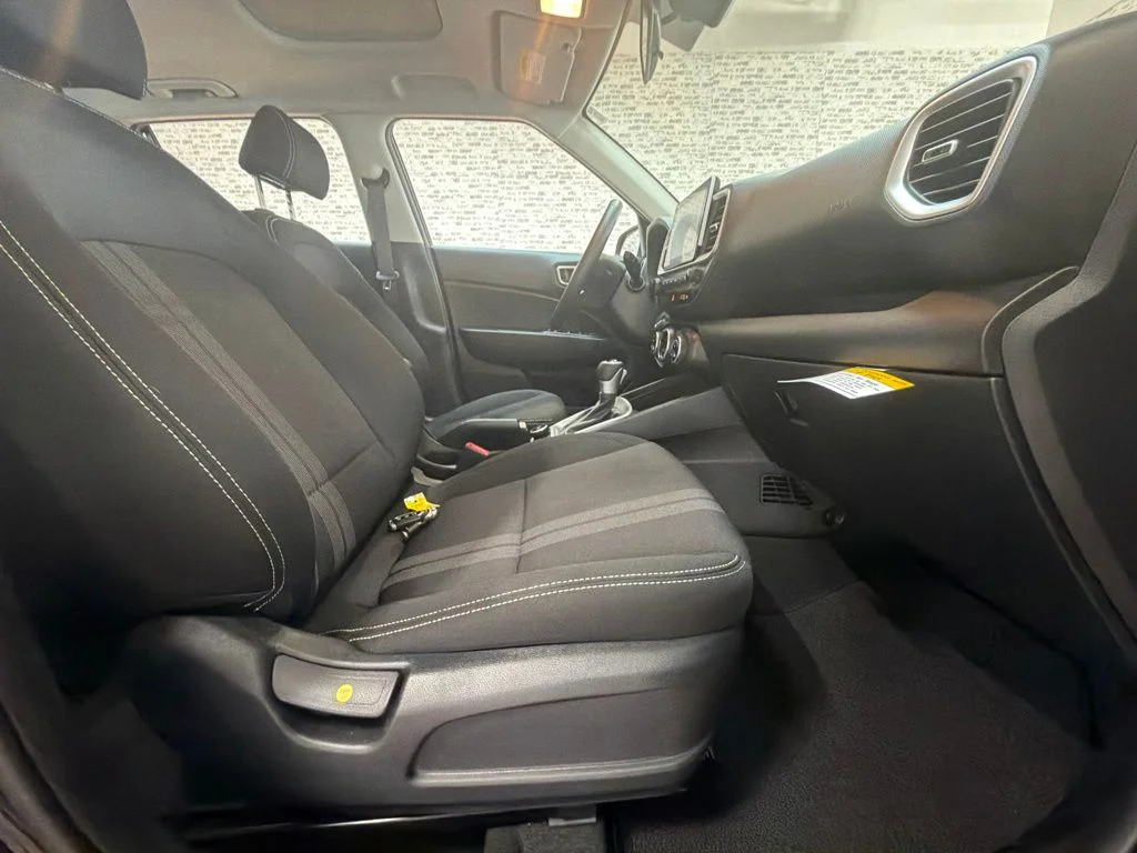 Used 2026 Onyx Black Hyundai SEL image 11