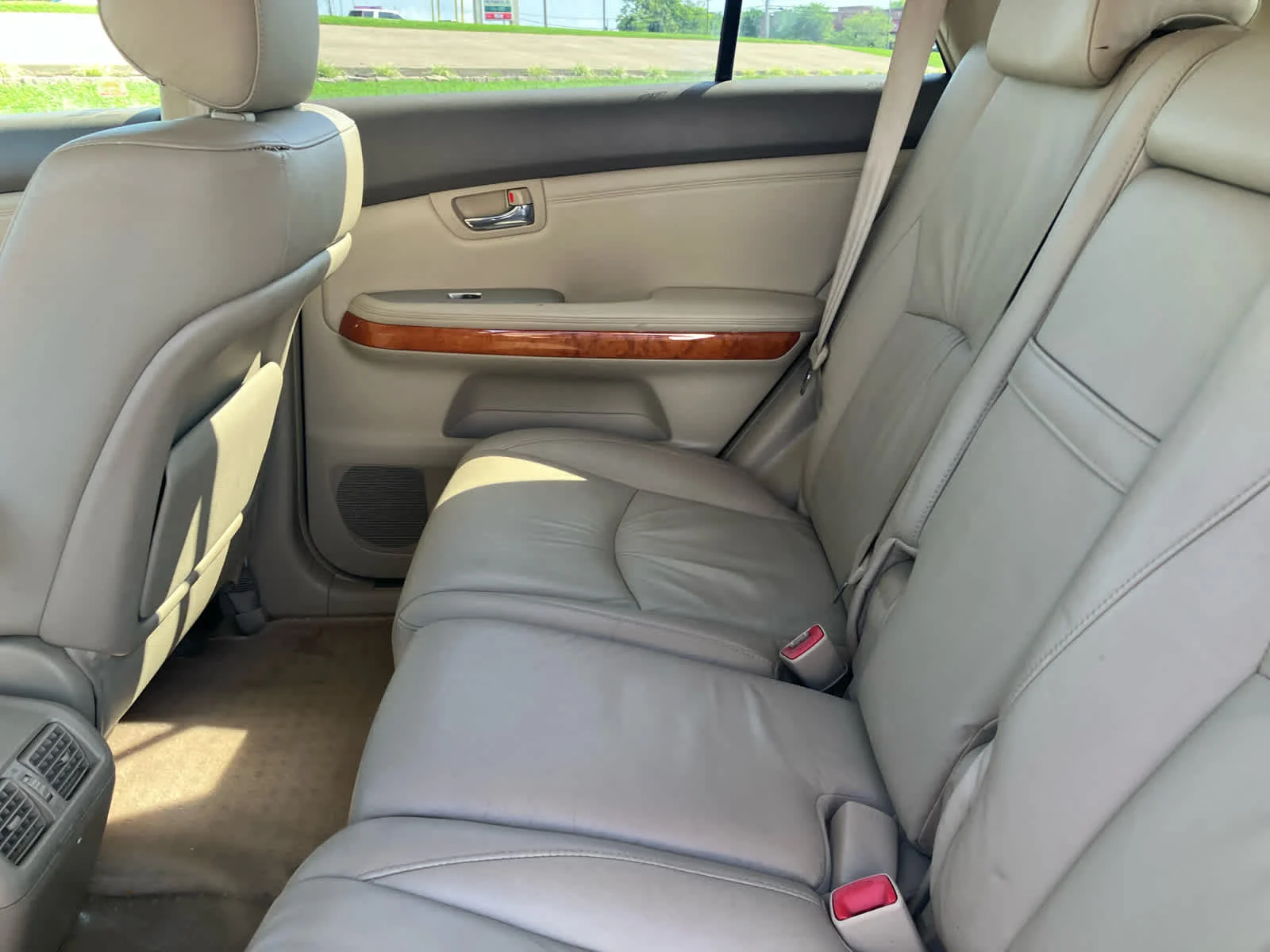 Used 2008 Brandy Wine Mica Lexus  image 32