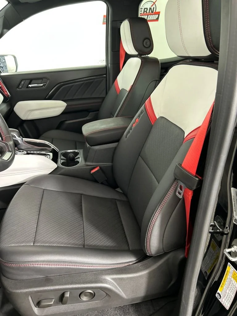 2024 GMC Canyon AT4X - Photo 13