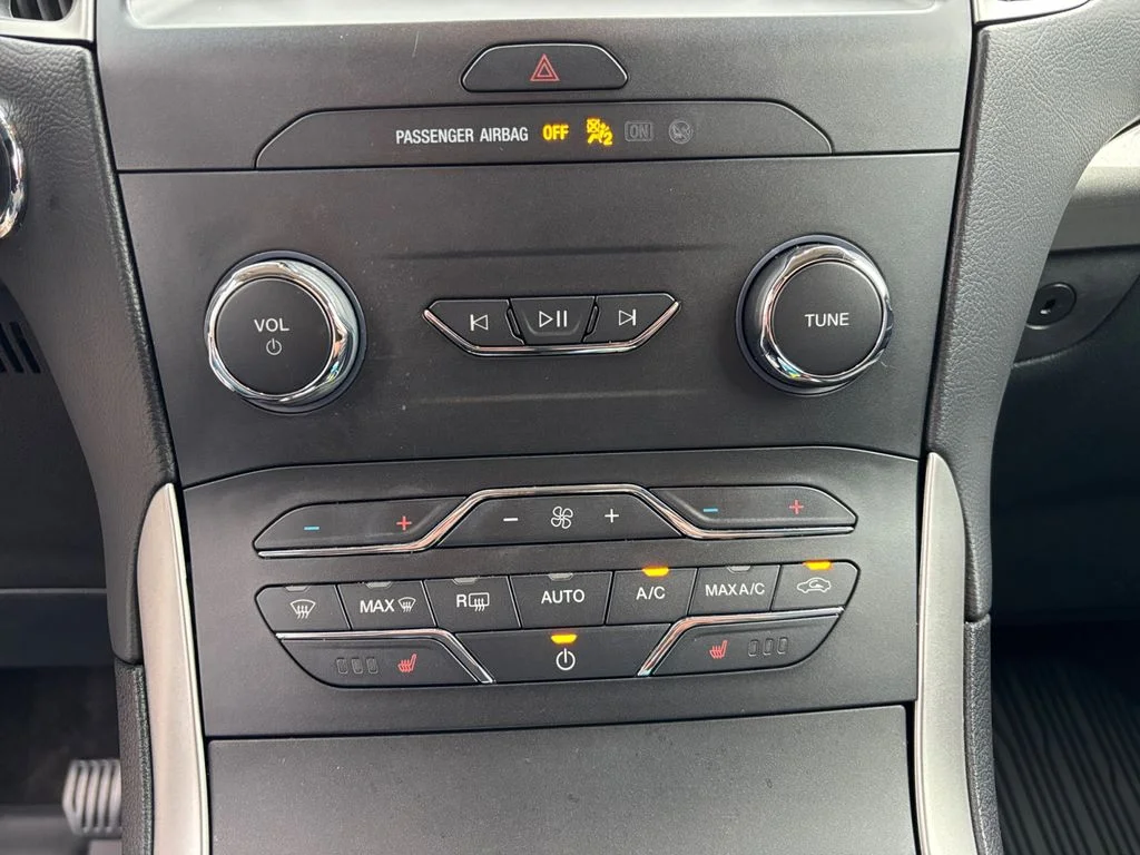 Used 2020 Red Ford SEL image 29