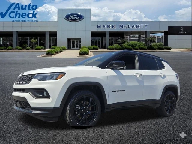 Used 2024 White Jeep Latitude image 1