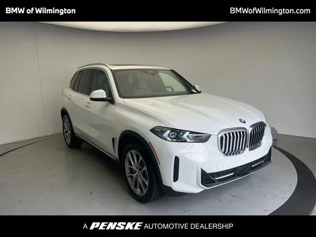 New 2026 Alpine White BMW sDrive40i image 1
