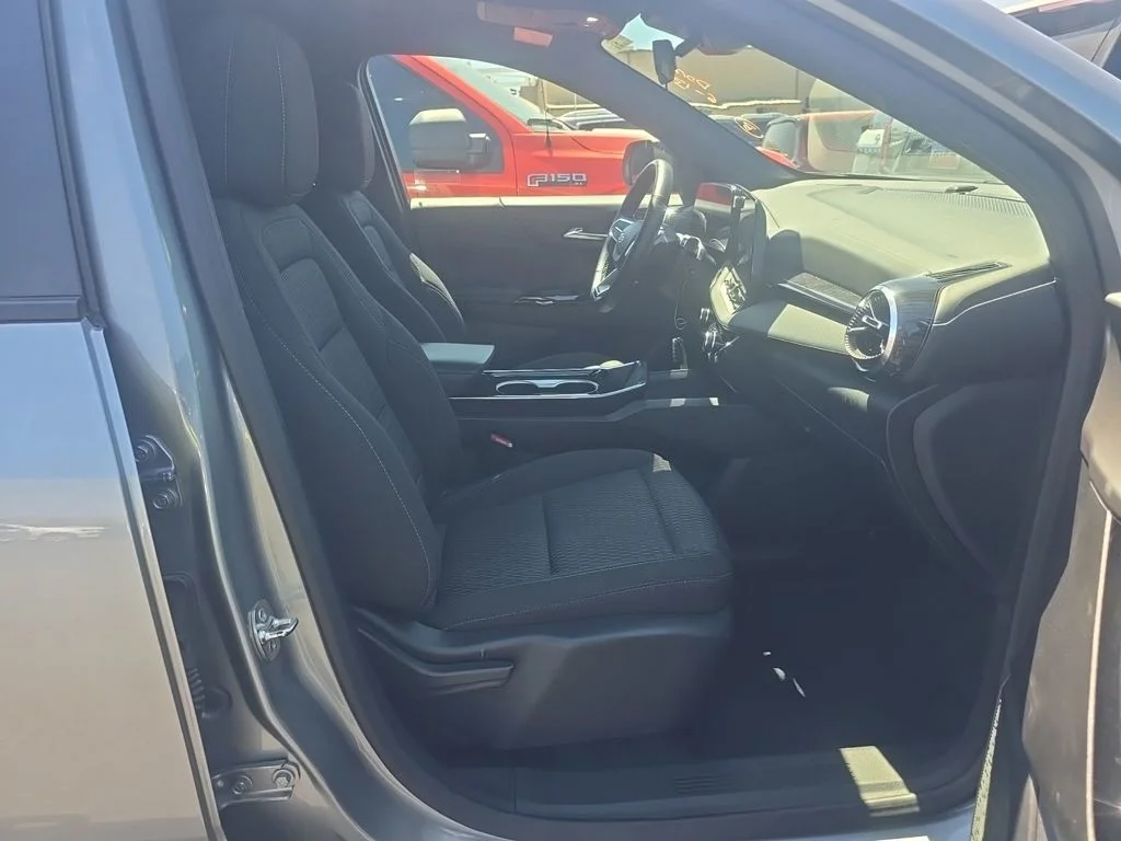 Used 2025 Gray Chevrolet LT image 3