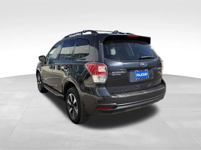 Used 2018 Gray Subaru 2.5i Premium image 3