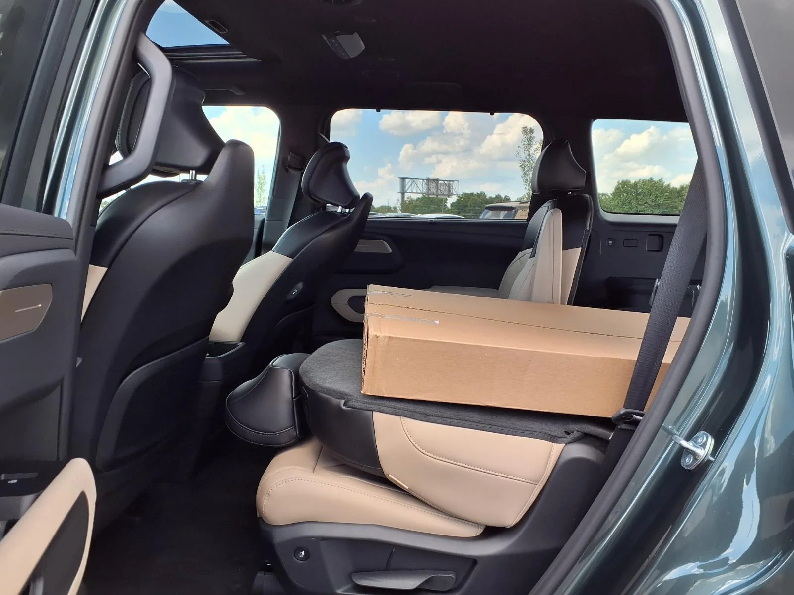 New 2027 Black Jade Green Kia EX image 13