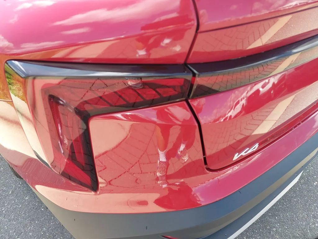 Used 2025 Red Kia LXS image 31