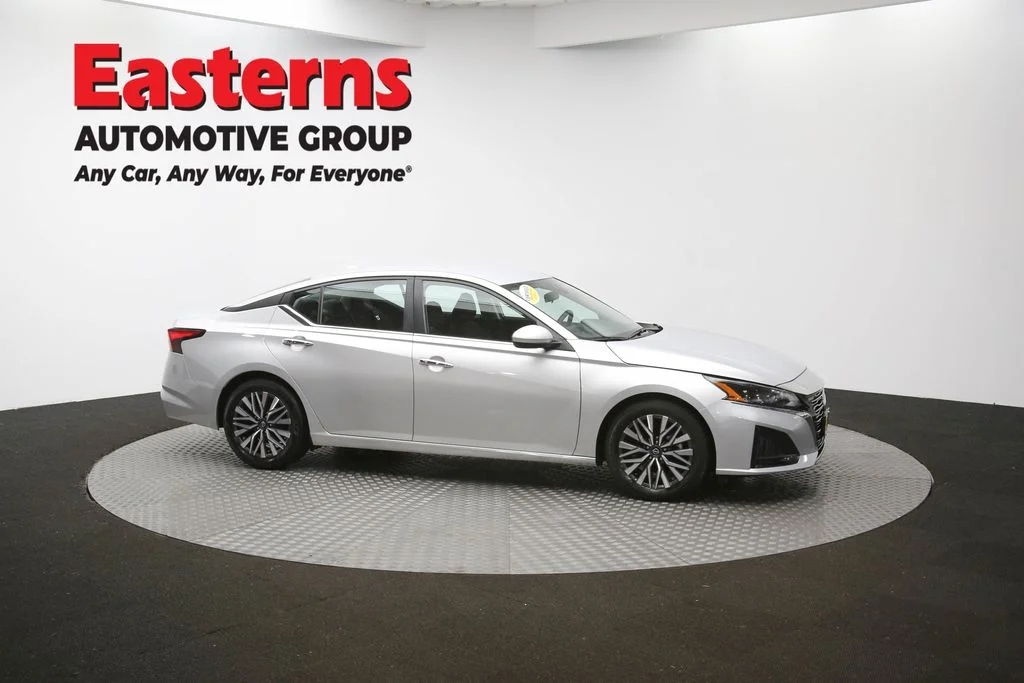 Used 2023 Silver Nissan 2.5 SV image 46