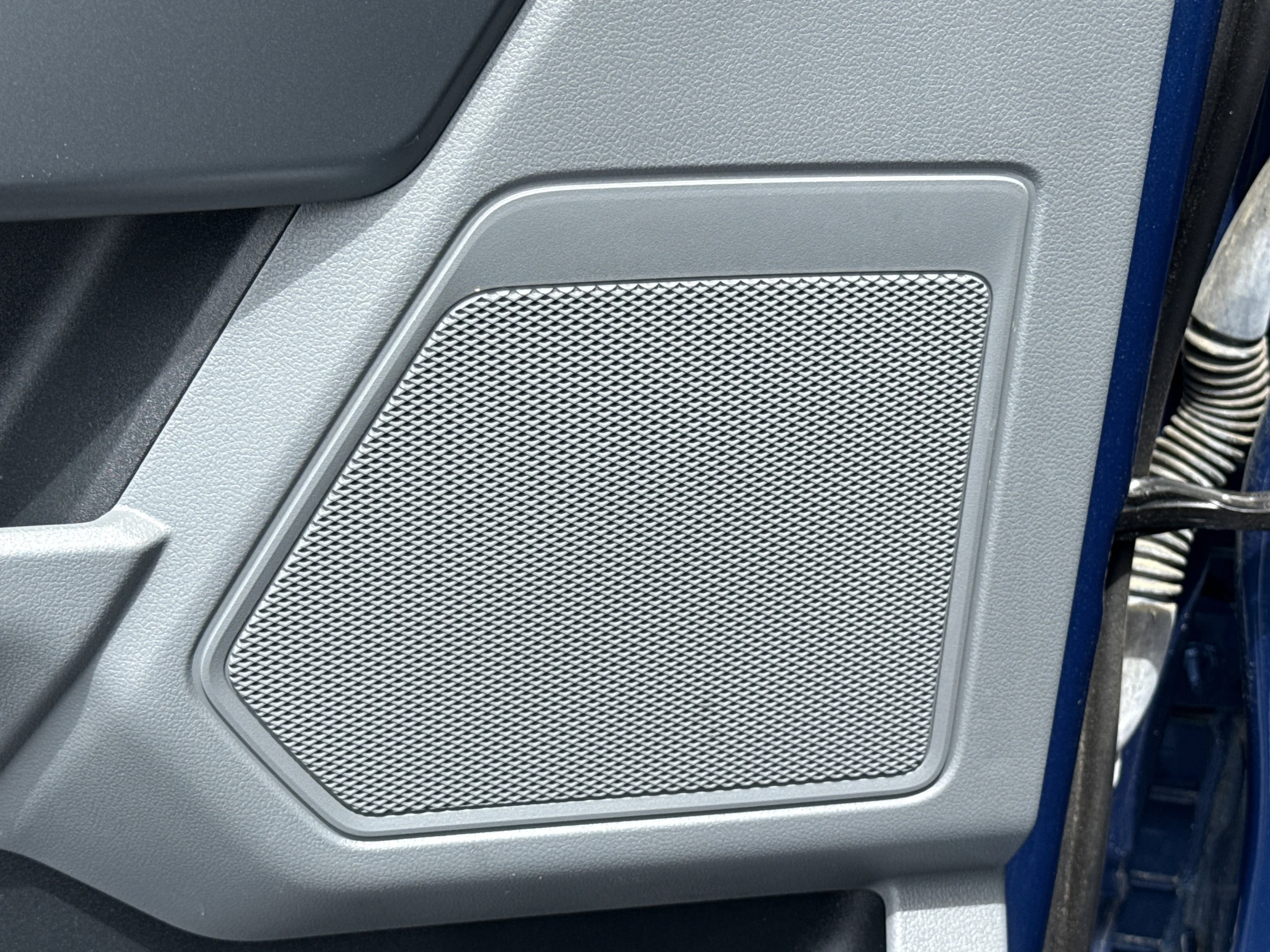 Used 2024 Atlas Blue Metallic Ford XLT image 27