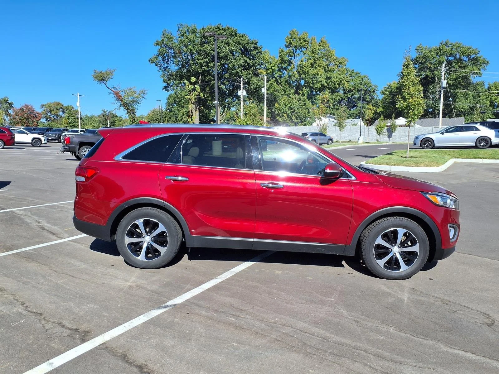 Used 2016 Kia Sorento EX with VIN 5XYPH4A54GG160153 for sale in Kirkwood, MO