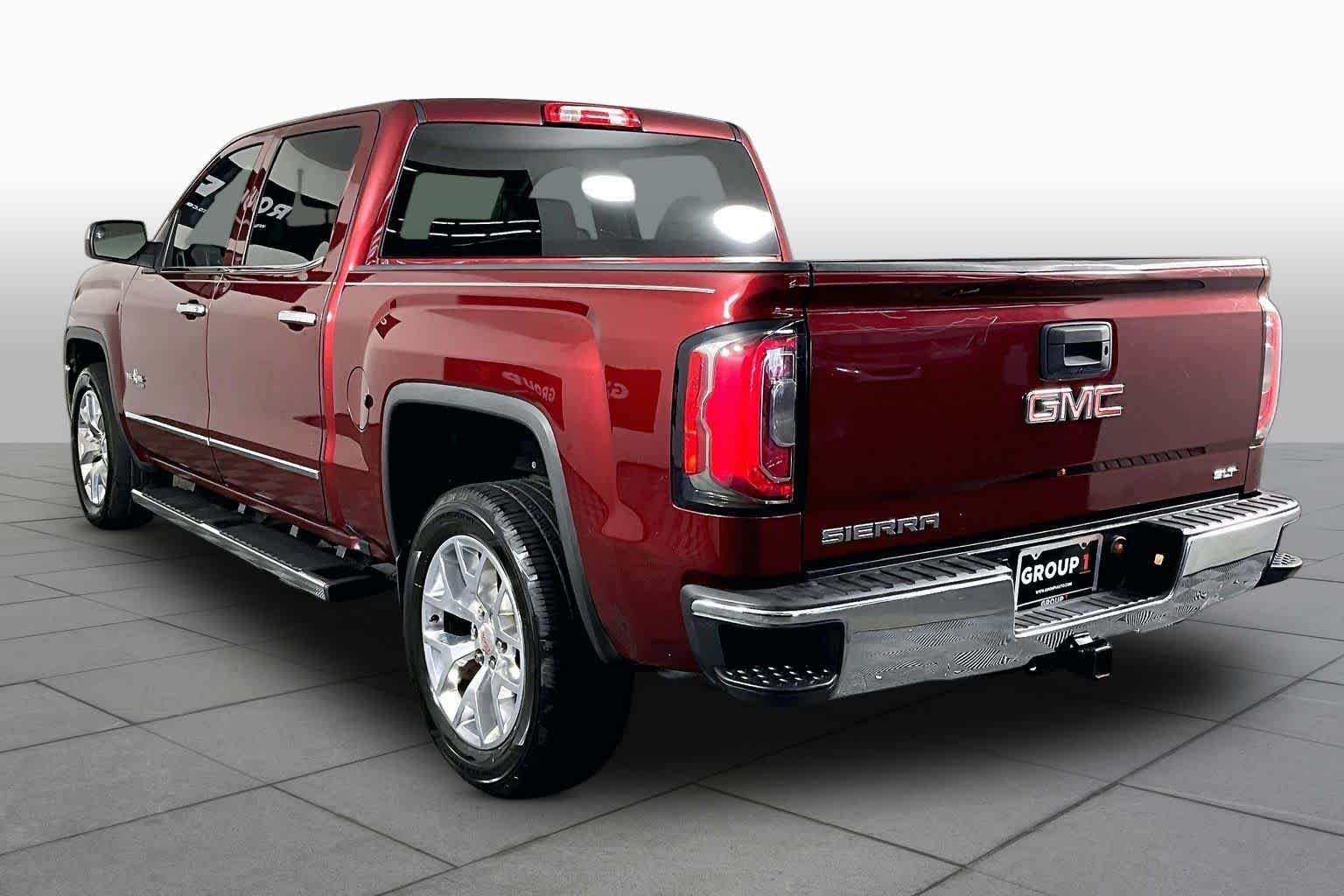 Used 2017 CRIMSON RED TINTCOAT GMC SLT image 11
