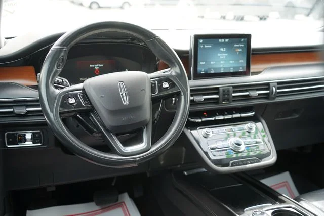 Used 2020 Black Lincoln Reserve image 10