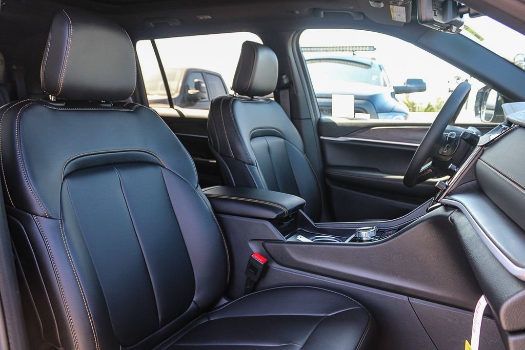 New 2026 Diamond Black Jeep 85th Anniversary Edition image 17