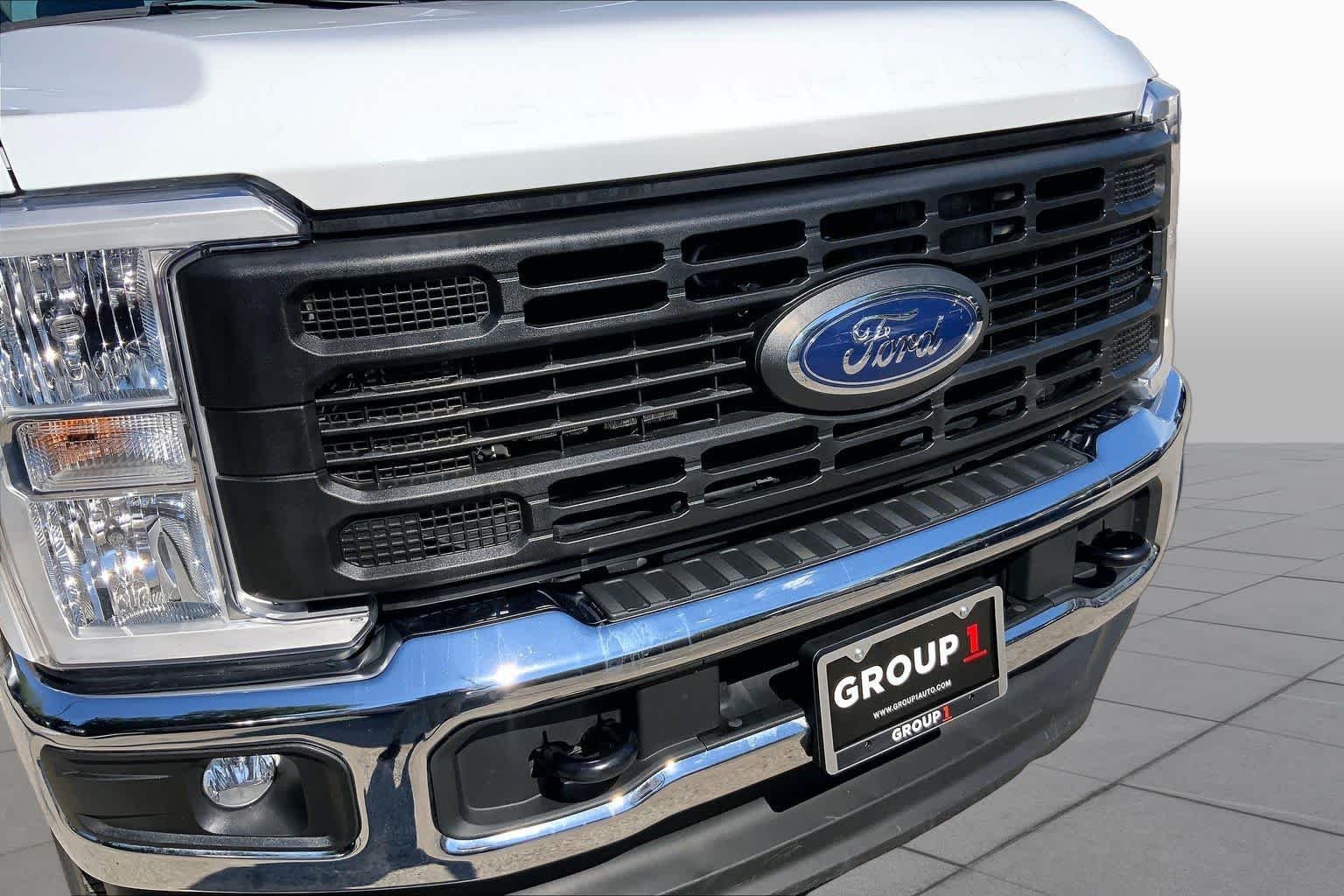 Used 2024 Oxford White Ford XL image 29