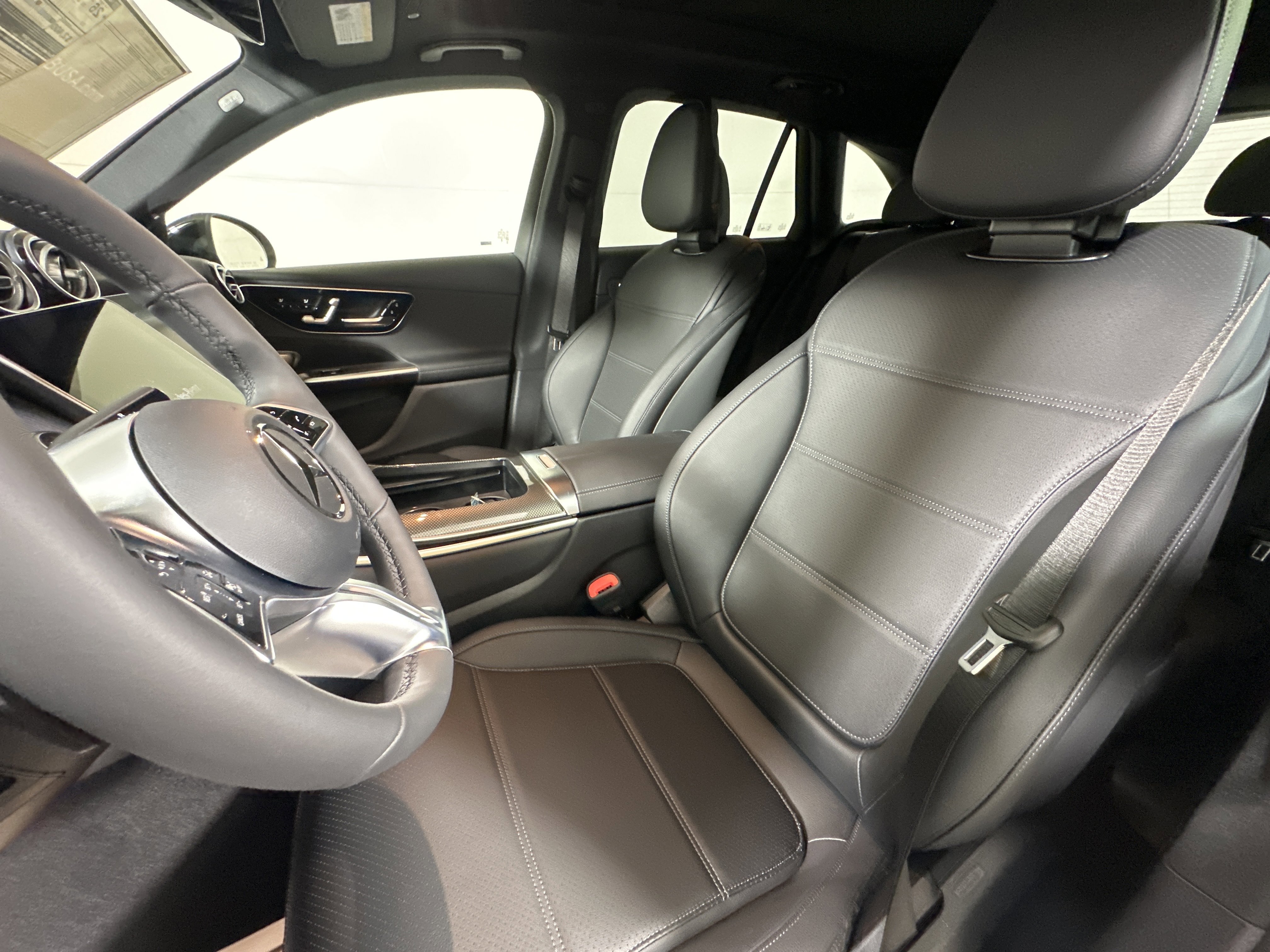 New 2026 Obsidian Black Metallic Mercedes-Benz GLC 300 image 35