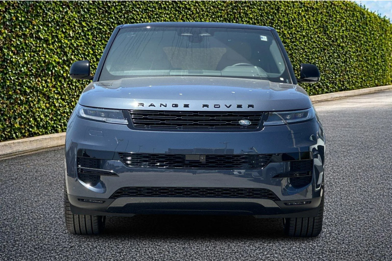 New 2026 Varesine Blue Land Rover SE image 9