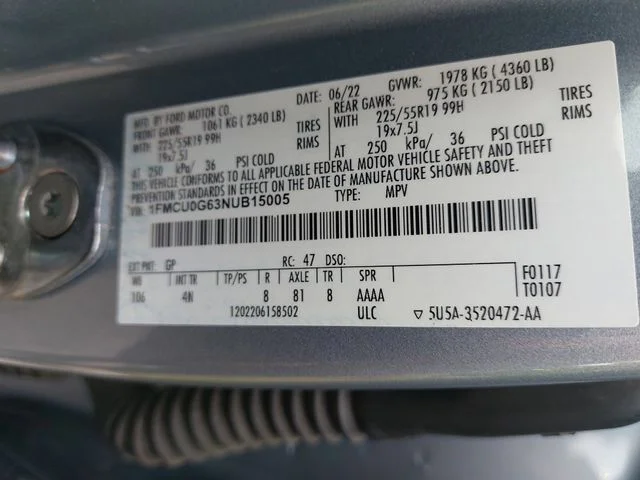 Used 2022 Blue Ford SE image 33