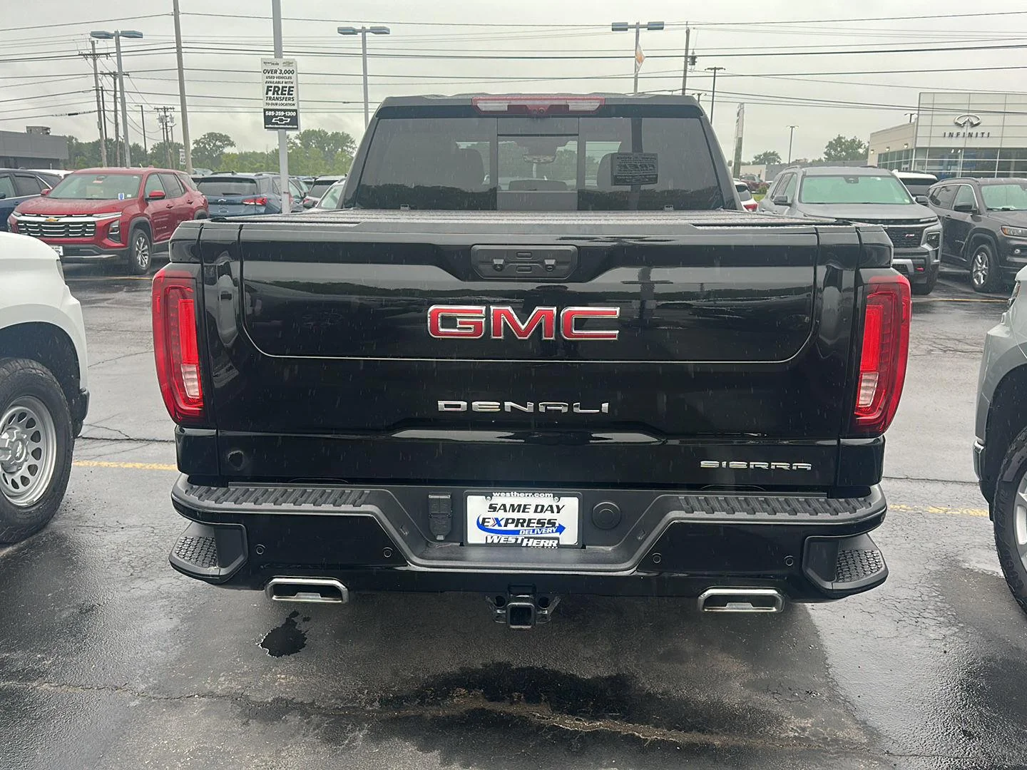 Used 2024 Onyx Black GMC Denali image 3