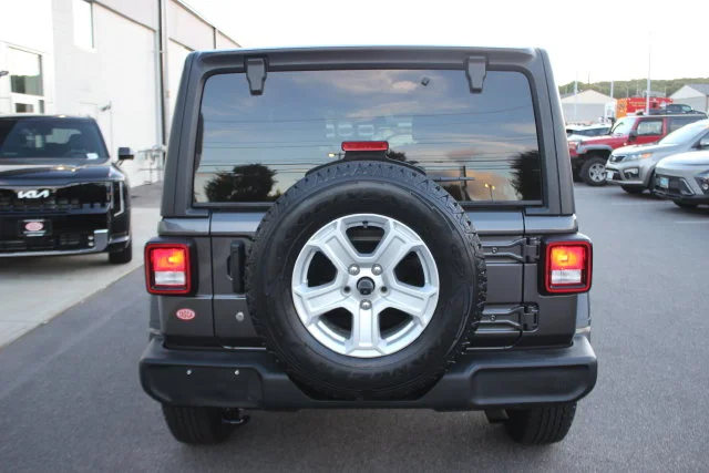 Used 2019 Gray Jeep Unlimited Sport S image 25