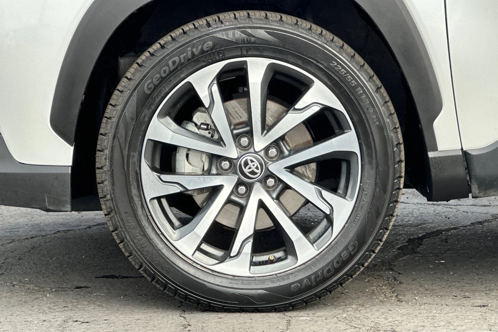Used 2025 White Toyota XLE image 26