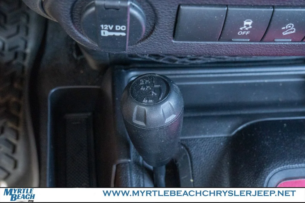 Used 2015 Black Clearcoat Jeep Unlimited Sport image 23