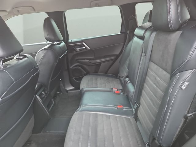 2023 Mitsubishi Outlander Plug-In Hybrid SE - Photo 32