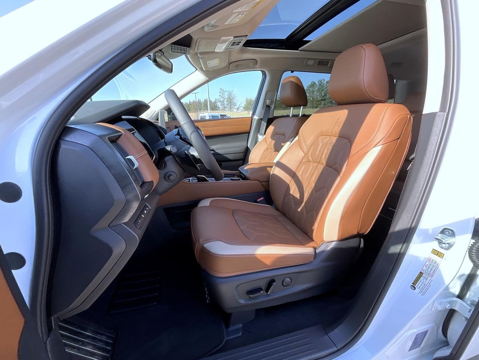New 2026 White Nissan Platinum image 11