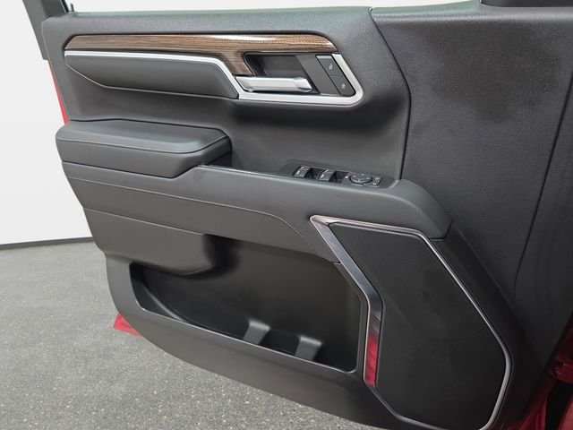Used 2022 Red Hot Chevrolet RST image 25