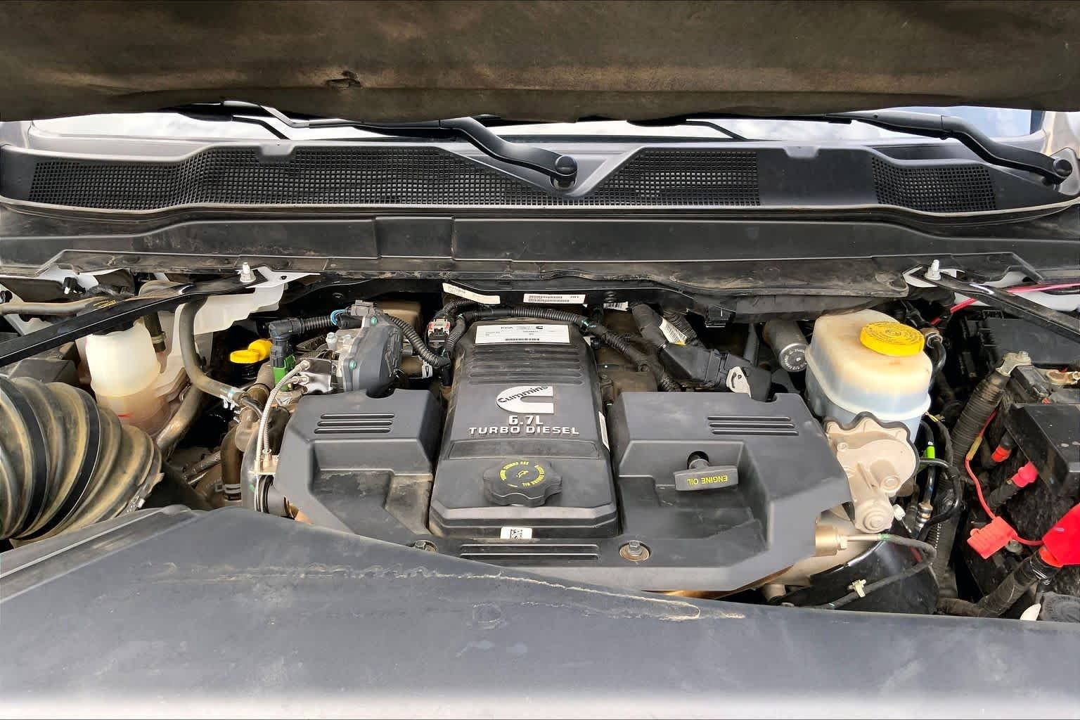 Used 2019 Bright White Clearcoat Ram Laramie image 32