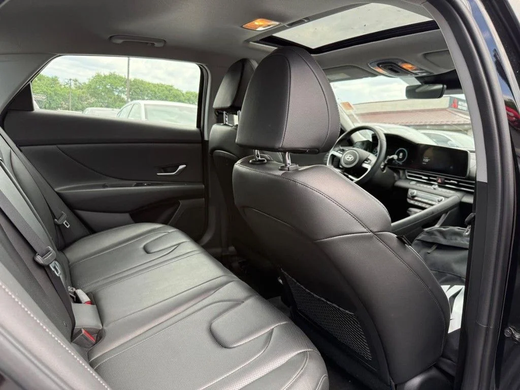 Used 2025 Black Hyundai Limited image 10