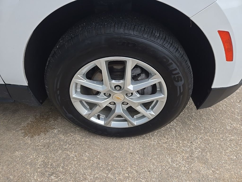 Used 2024 White Chevrolet LT image 25