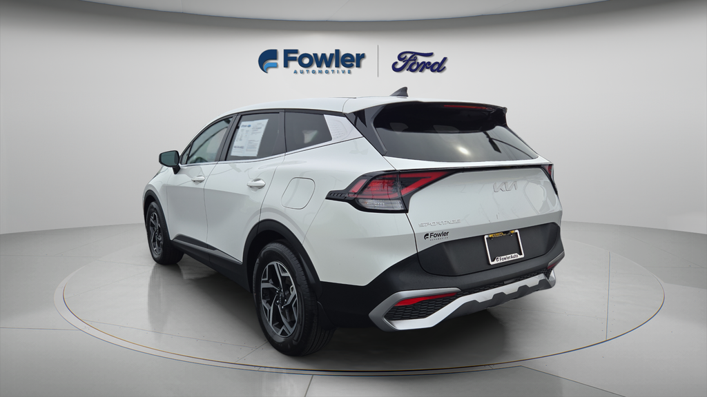 Used 2023 White Kia LX image 9