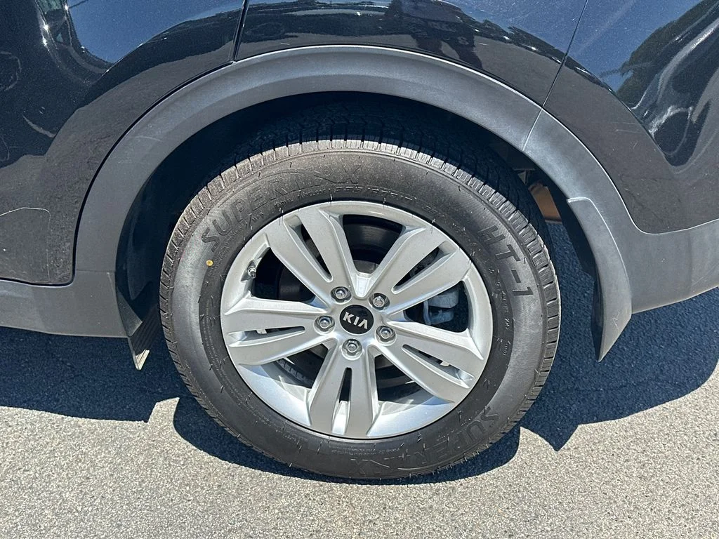 Used 2019 Red Kia LX image 19