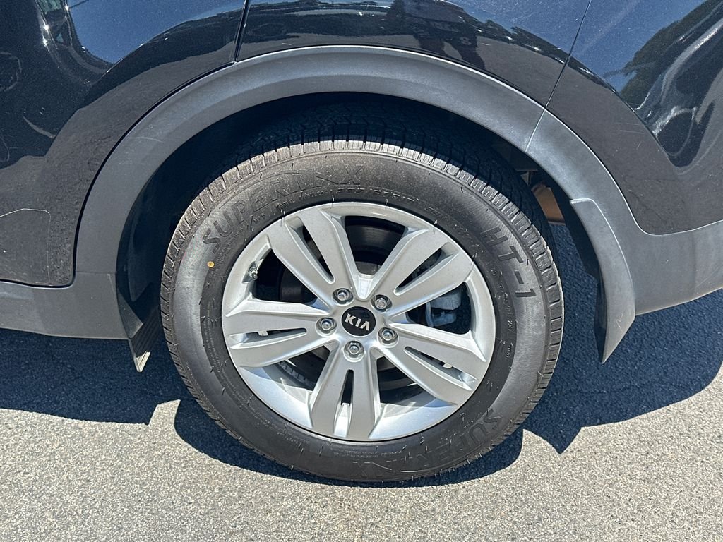 Used 2019 Red Kia LX image 19
