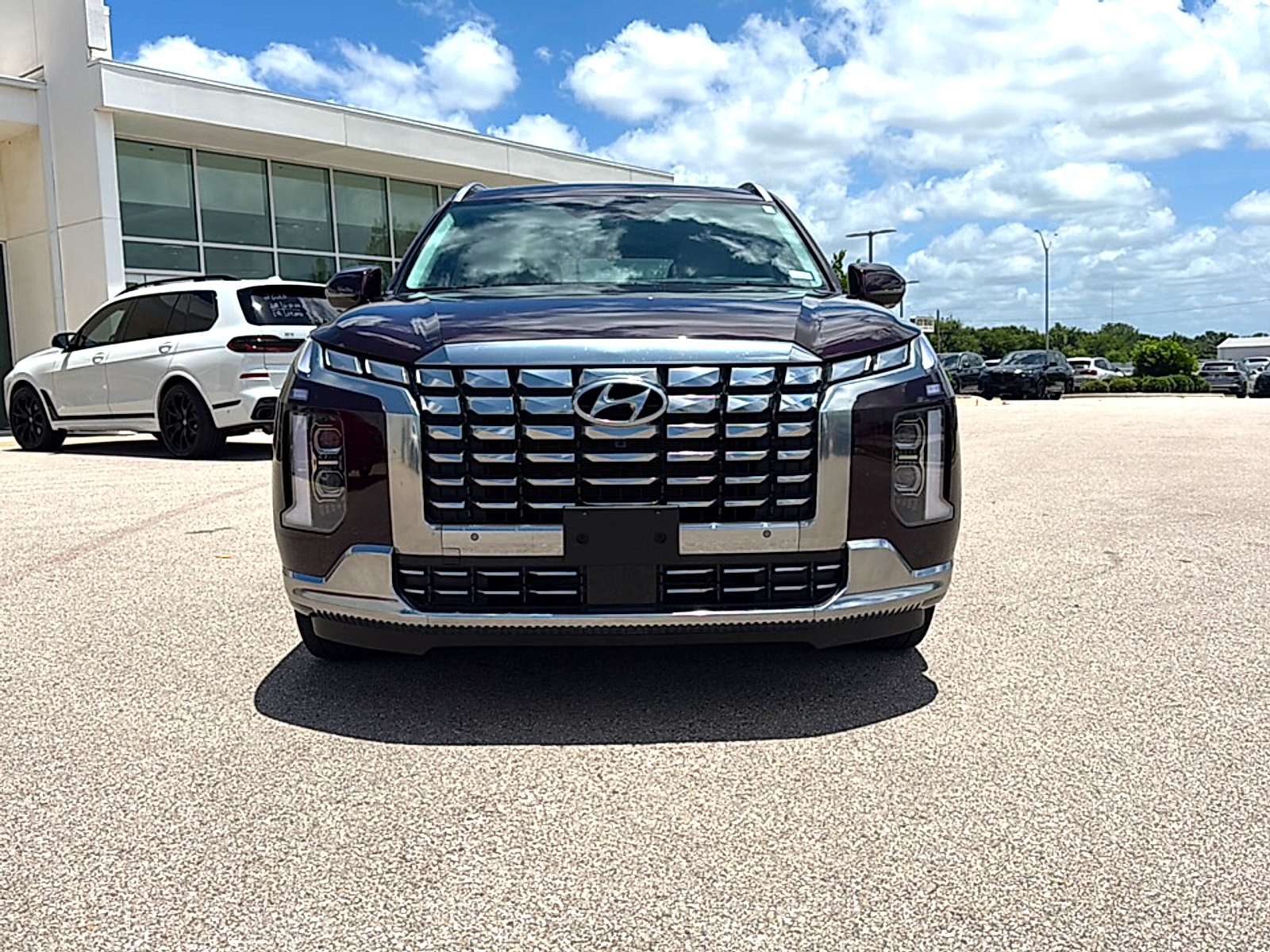 Used 2024 Sierra Burgundy Hyundai Calligraphy image 2