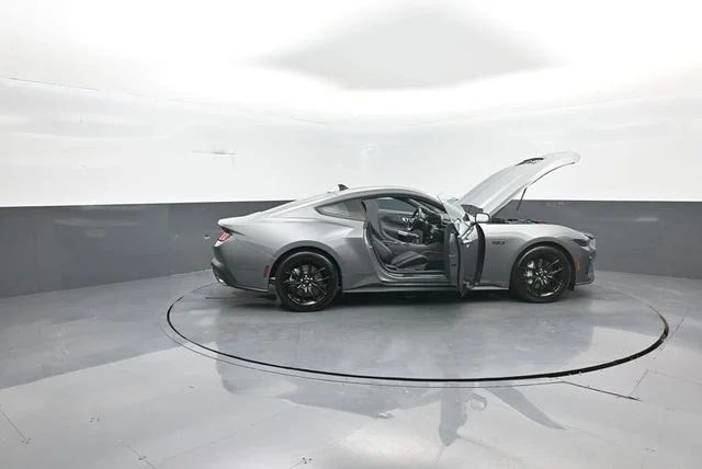 Certified Used 2025 Gray Metallic Ford GT Premium image 39