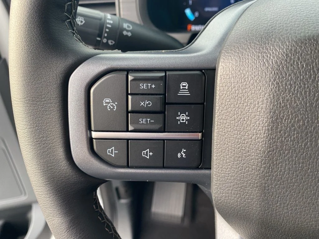 New 2026 Oxford White Ford XLT image 17