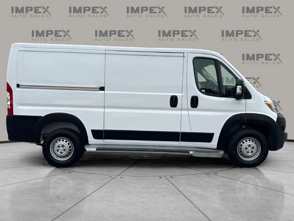 Used 2025 White Ram Base image 6