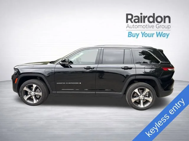 Used 2023 Diamond Black Crystal Pearlcoat Jeep 4xe image 4