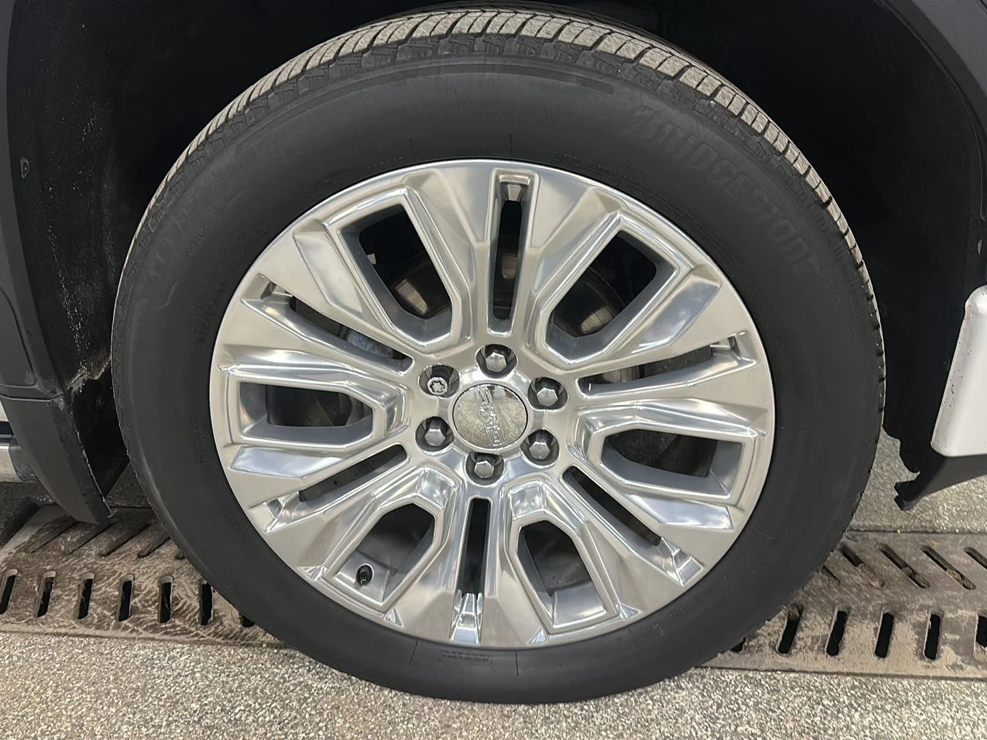 Used 2020 White Frost Tricoat GMC Denali image 11